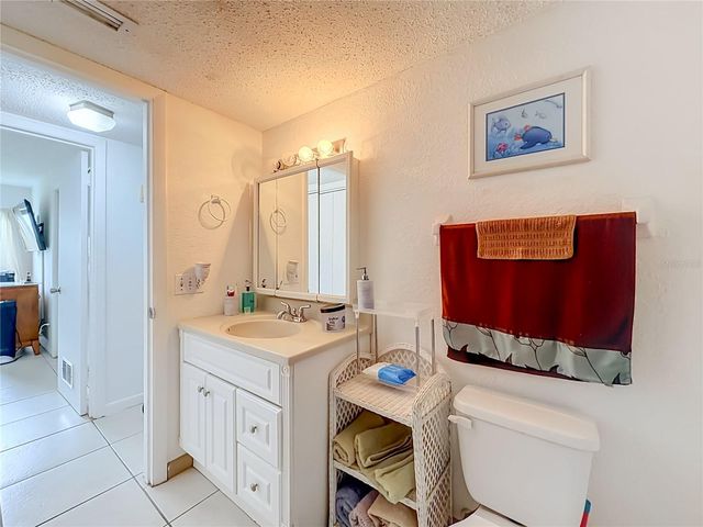 915 W OAK RIDGE ROAD A, Orlando, FL 32809