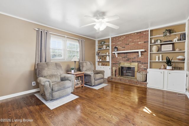 4101 Landside Dr, Louisville, KY 40220