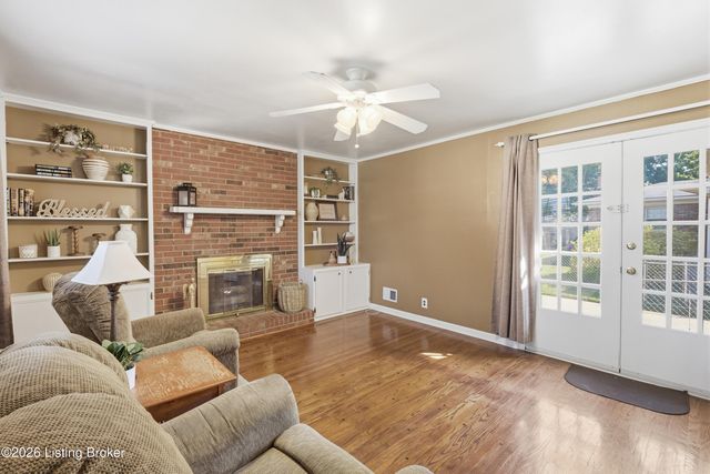 4101 Landside Dr, Louisville, KY 40220