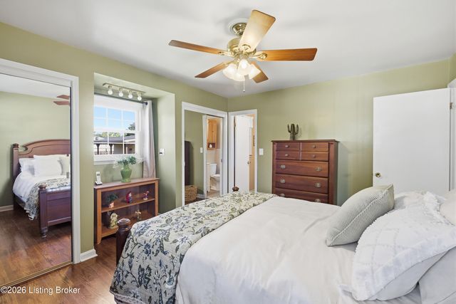 4101 Landside Dr, Louisville, KY 40220