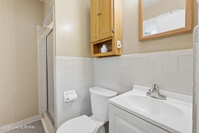 4101 Landside Dr, Louisville, KY 40220