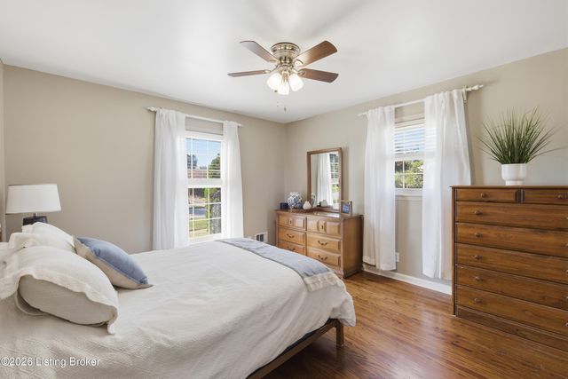 4101 Landside Dr, Louisville, KY 40220