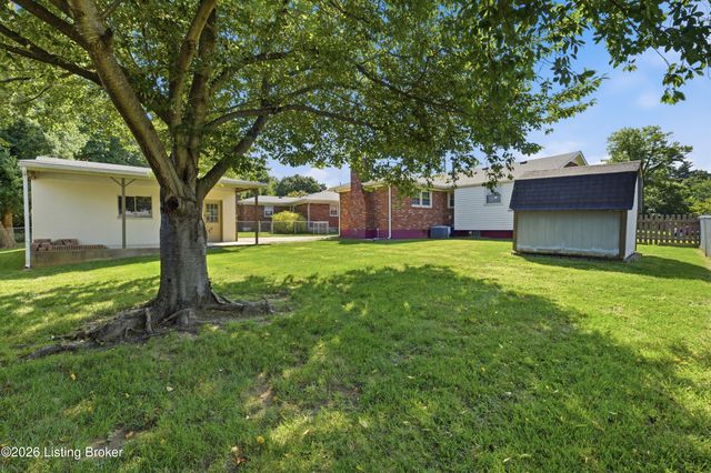 4101 Landside Dr, Louisville, KY 40220