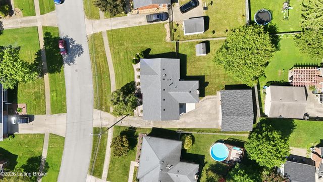 4101 Landside Dr, Louisville, KY 40220