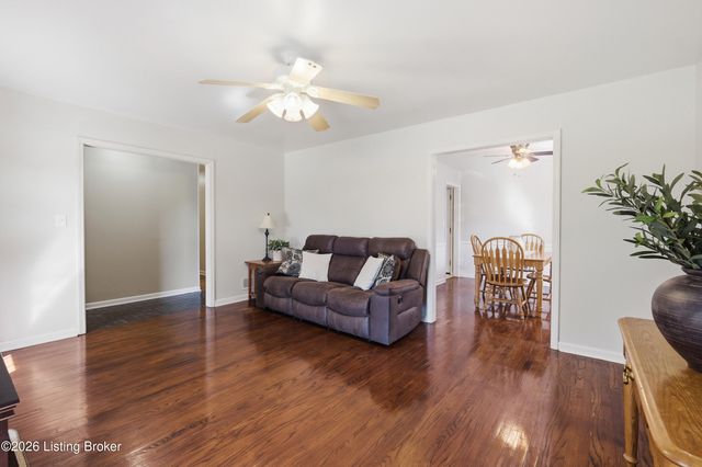 4101 Landside Dr, Louisville, KY 40220