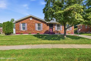 4101 Landside Dr, Louisville, KY 40220