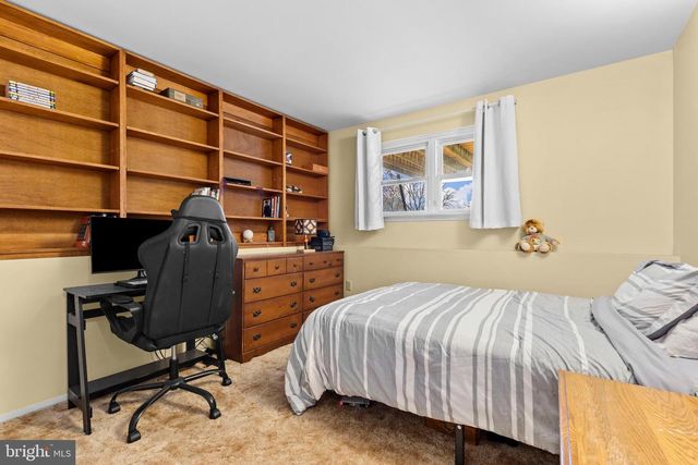 20 BAYBERRY DR, Mechanicsburg, PA 17050