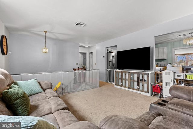 20 BAYBERRY DR, Mechanicsburg, PA 17050