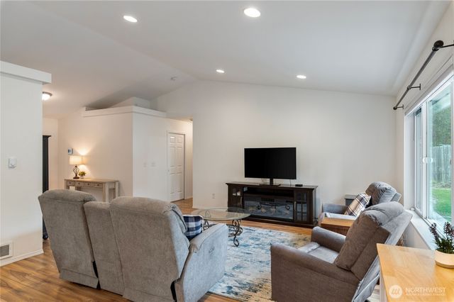 430 E Herron Drive, Shelton, WA 98584