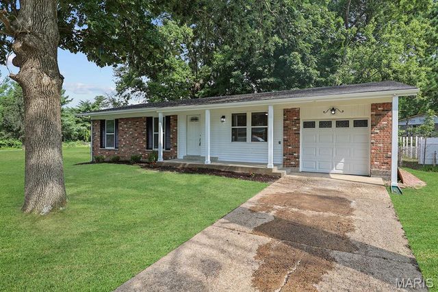 3855 Belcroft Drive, Florissant, MO 63034