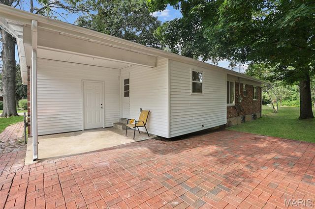 3855 Belcroft Drive, Florissant, MO 63034