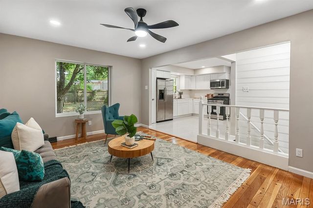 3855 Belcroft Drive, Florissant, MO 63034