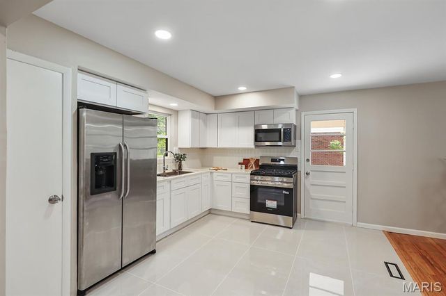 3855 Belcroft Drive, Florissant, MO 63034