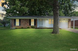 3855 Belcroft Drive, Florissant, MO 63034