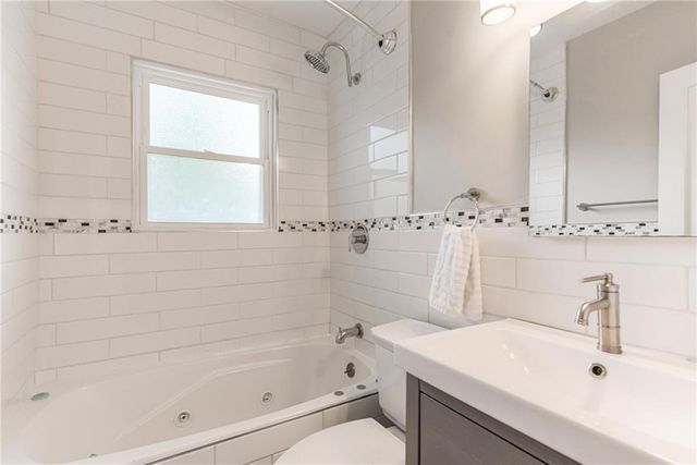 7531 Jarboe Street, Kansas City, MO 64114