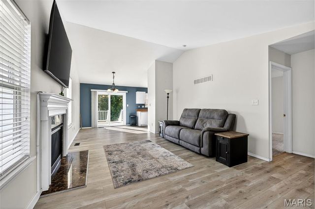 164 Bayhill Village Drive, O'fallon, MO 63368