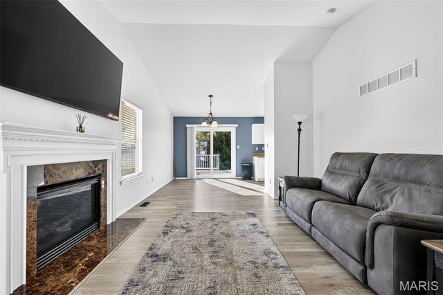 164 Bayhill Village Drive, O'fallon, MO 63368