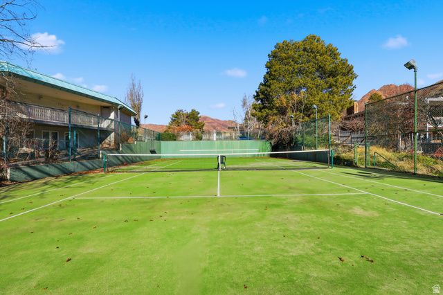 2790 E LANCASTER DR, Salt Lake City, UT 84108