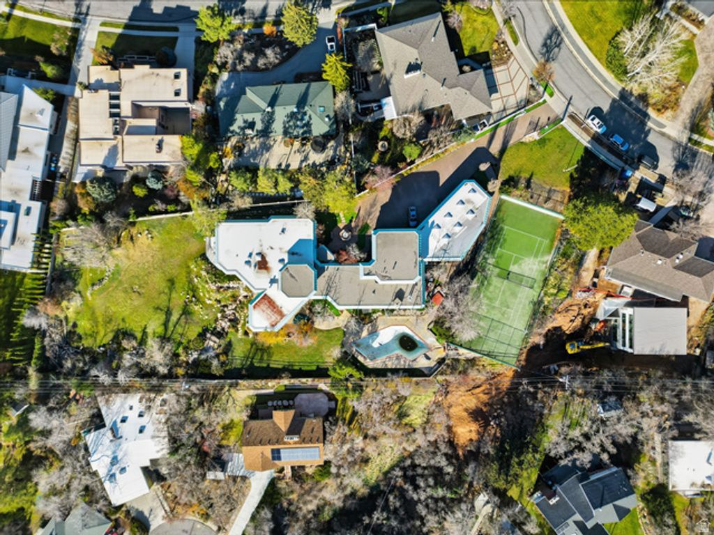 Image 2 of property listing at 2790 E LANCASTER DR, Salt Lake City, UT 84108