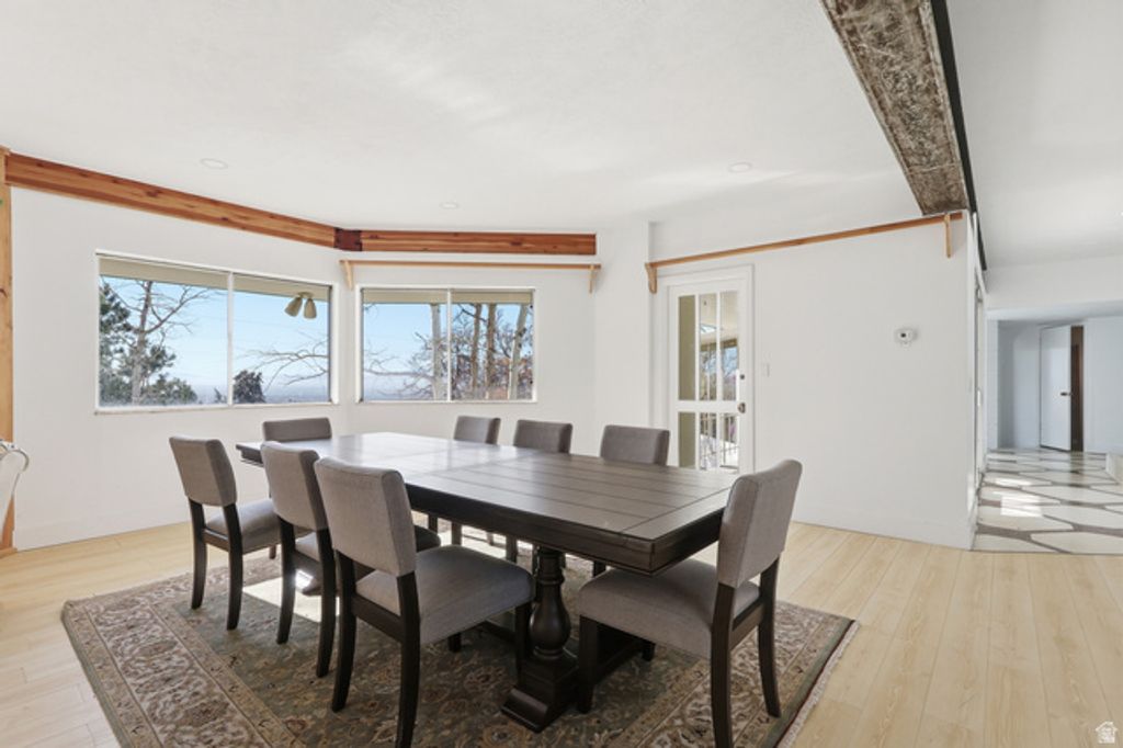 Image 14 of property listing at 2790 E LANCASTER DR, Salt Lake City, UT 84108