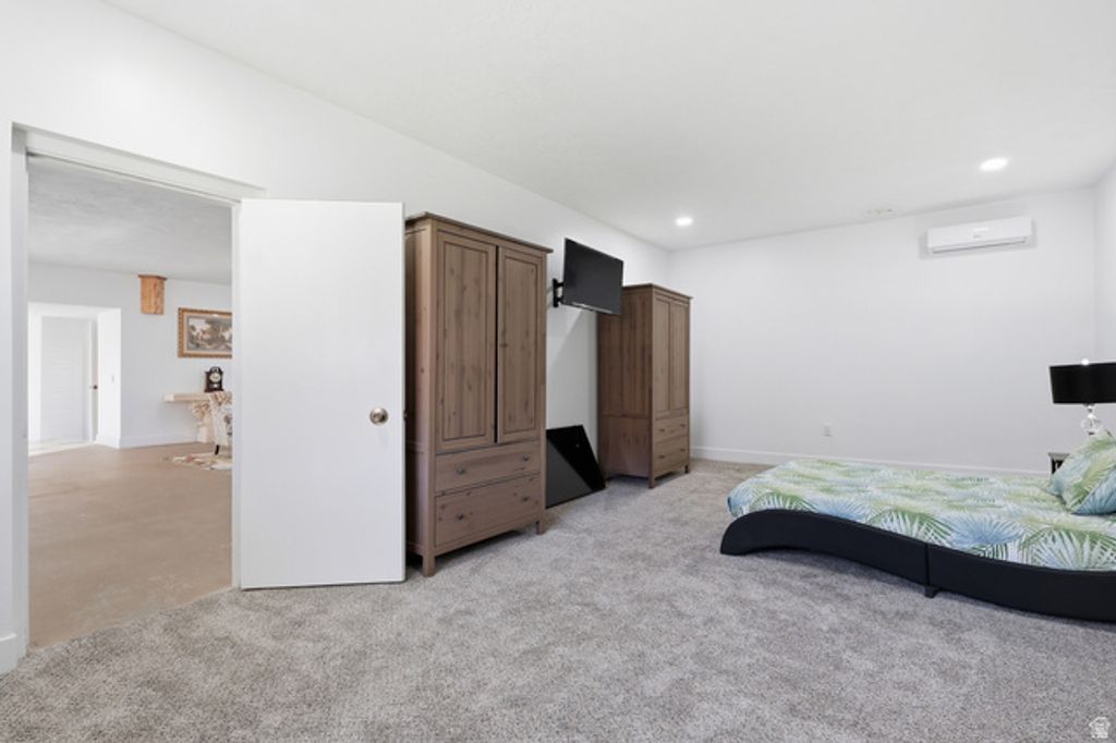 Image 19 of property listing at 2790 E LANCASTER DR, Salt Lake City, UT 84108