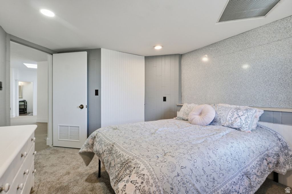 Image 22 of property listing at 2790 E LANCASTER DR, Salt Lake City, UT 84108