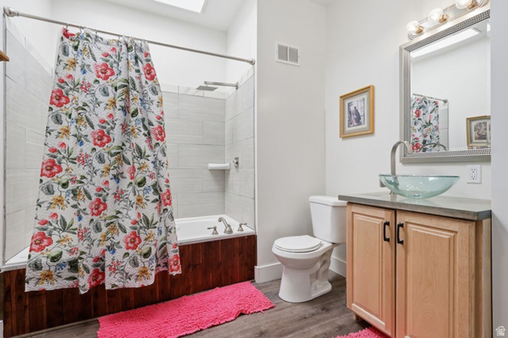 Image 24 of property listing at 2790 E LANCASTER DR, Salt Lake City, UT 84108