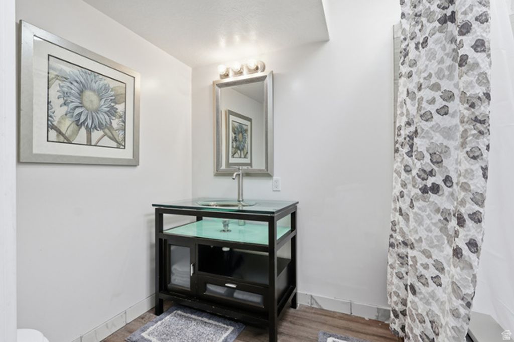 Image 31 of property listing at 2790 E LANCASTER DR, Salt Lake City, UT 84108