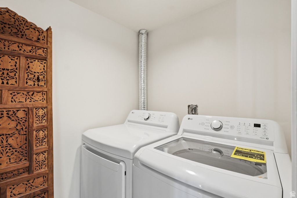 Image 33 of property listing at 2790 E LANCASTER DR, Salt Lake City, UT 84108