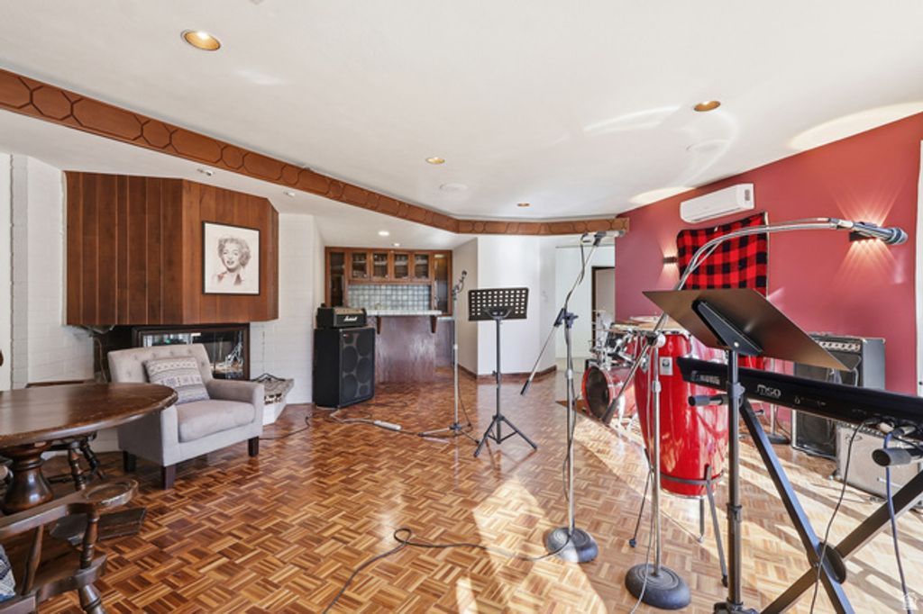 Image 42 of property listing at 2790 E LANCASTER DR, Salt Lake City, UT 84108