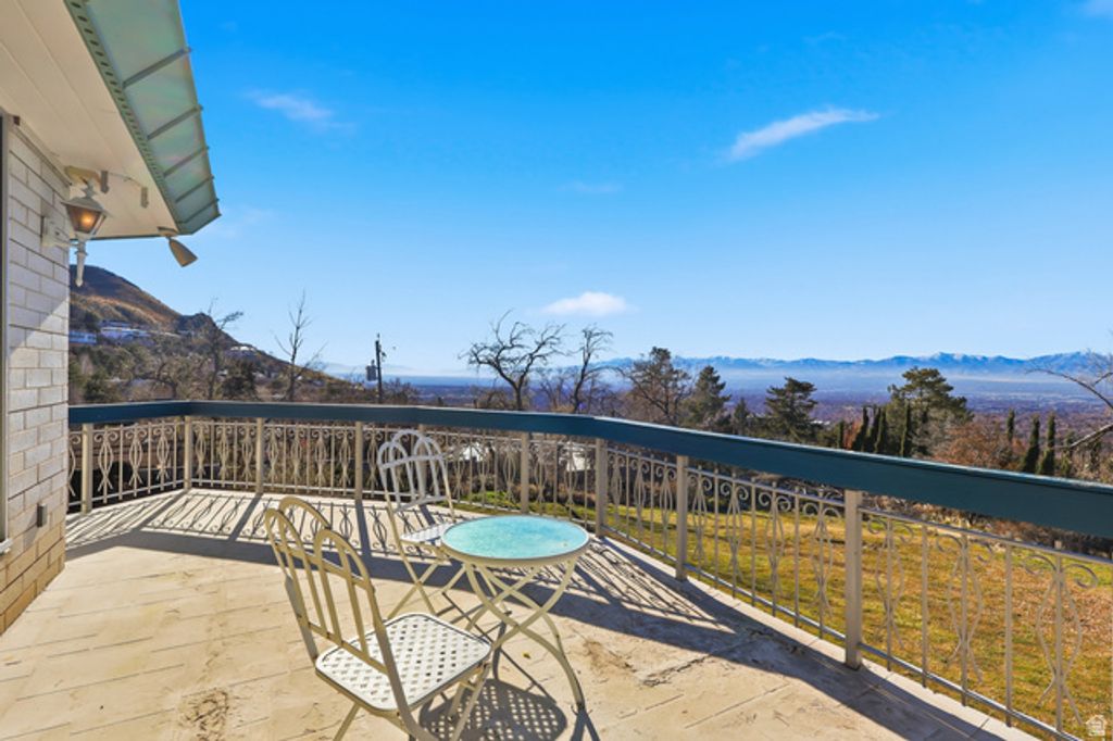 Image 43 of property listing at 2790 E LANCASTER DR, Salt Lake City, UT 84108
