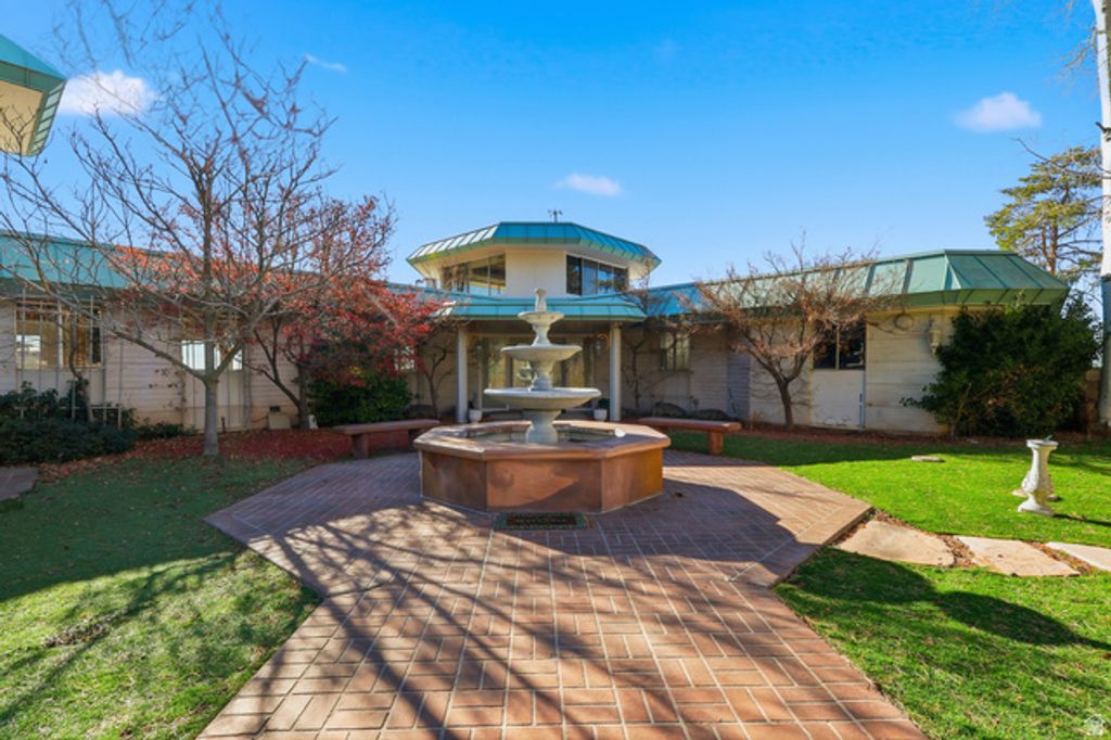 Image 44 of property listing at 2790 E LANCASTER DR, Salt Lake City, UT 84108
