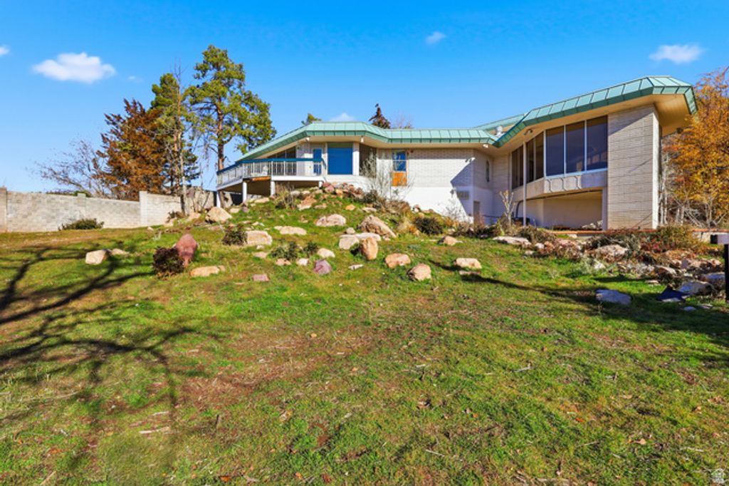 Image 47 of property listing at 2790 E LANCASTER DR, Salt Lake City, UT 84108