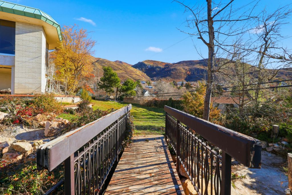 Image 48 of property listing at 2790 E LANCASTER DR, Salt Lake City, UT 84108