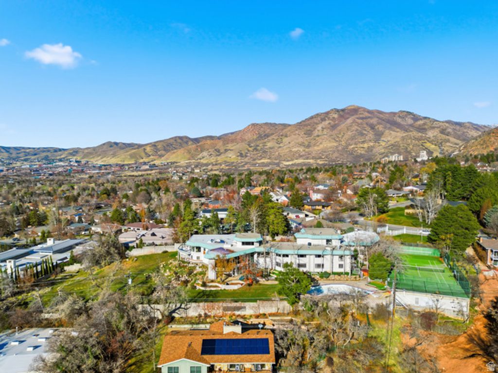 Image 6 of property listing at 2790 E LANCASTER DR, Salt Lake City, UT 84108