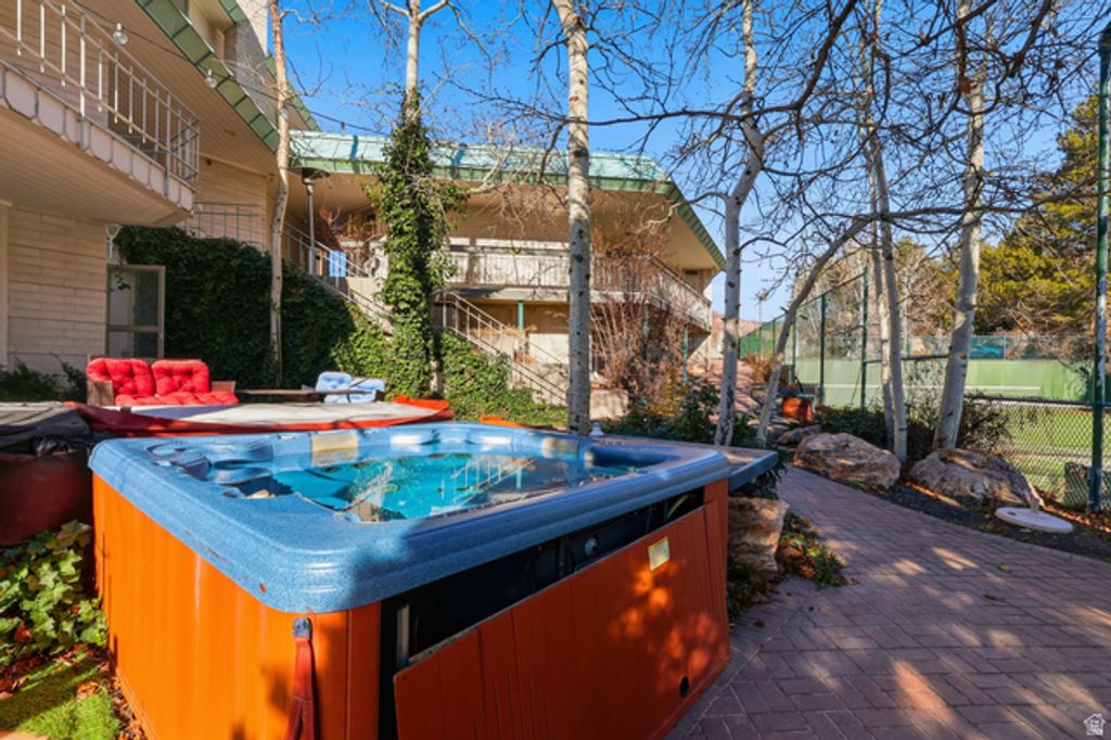 Image 54 of property listing at 2790 E LANCASTER DR, Salt Lake City, UT 84108