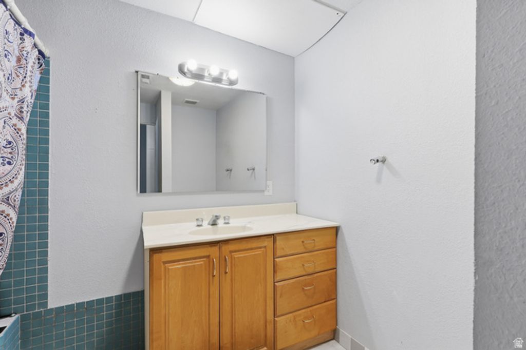 Image 60 of property listing at 2790 E LANCASTER DR, Salt Lake City, UT 84108