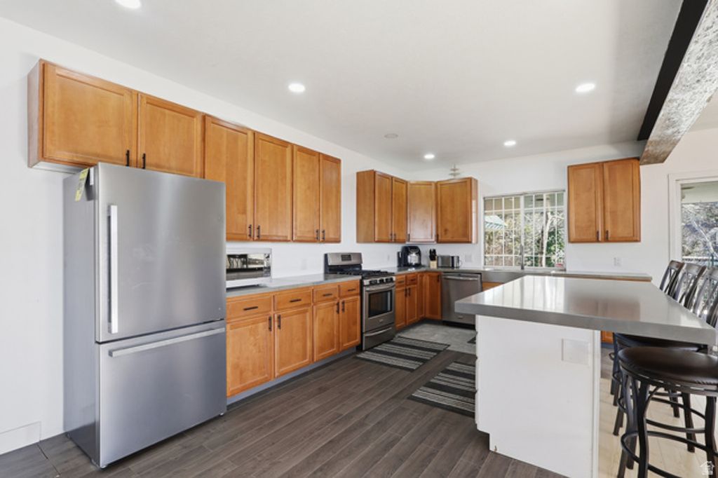 Image 10 of property listing at 2790 E LANCASTER DR, Salt Lake City, UT 84108