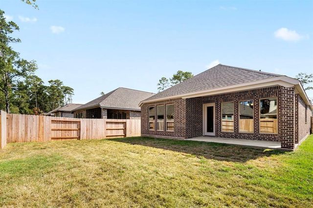 428 Texoma Plains Drive, Conroe, TX 77384