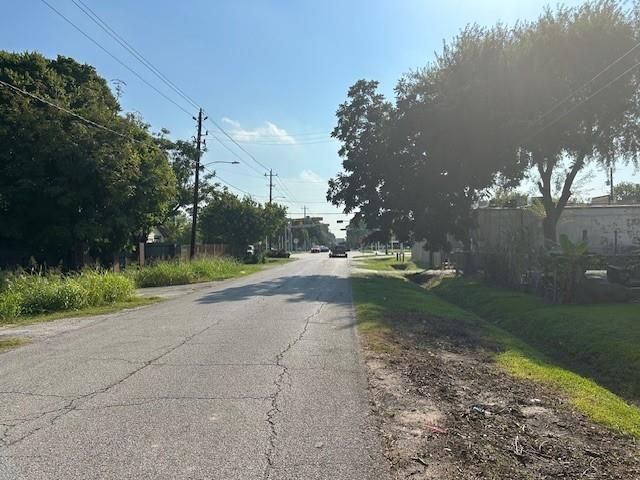 715 W Rittenhouse Road, Houston, TX 77091