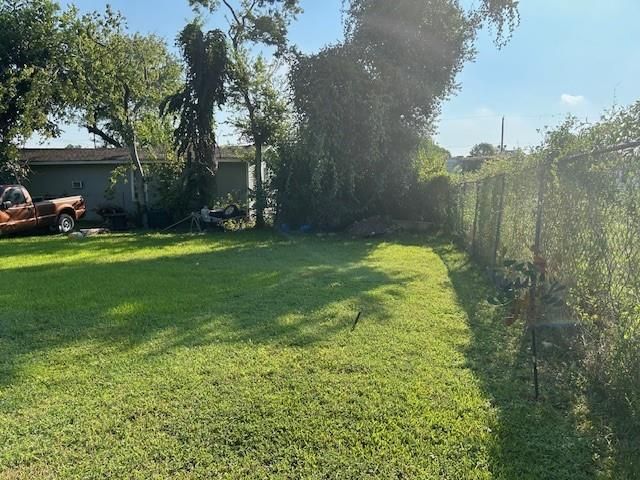 715 W Rittenhouse Road, Houston, TX 77091