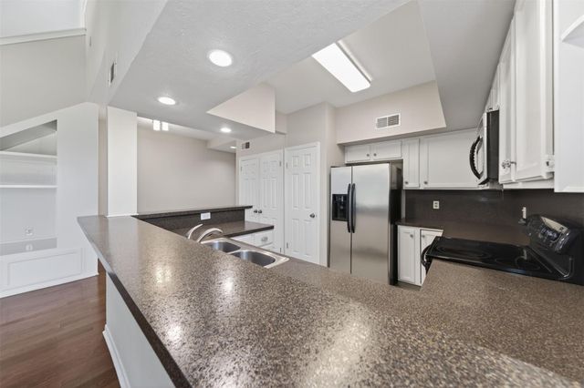 132 April Point Drive S, Conroe, TX 77356