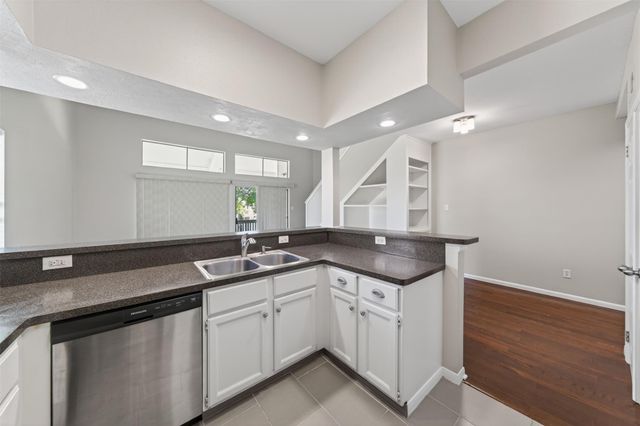 132 April Point Drive S, Conroe, TX 77356