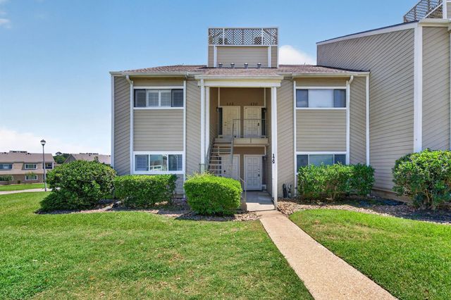 132 April Point Drive S, Conroe, TX 77356