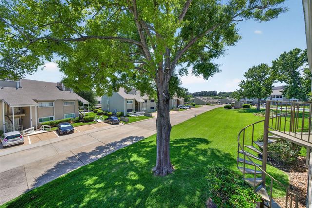 132 April Point Drive S, Conroe, TX 77356