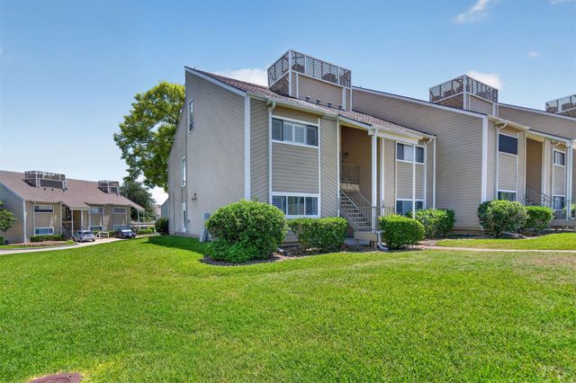 132 April Point Drive S, Conroe, TX 77356