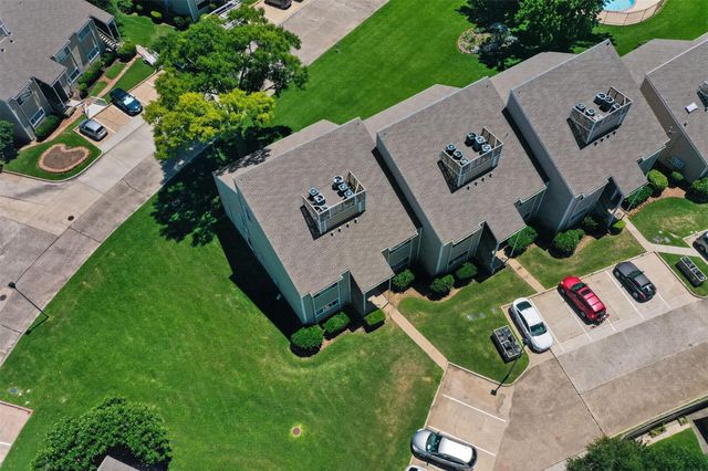 132 April Point Drive S, Conroe, TX 77356