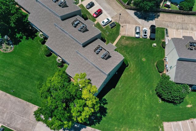 132 April Point Drive S, Conroe, TX 77356