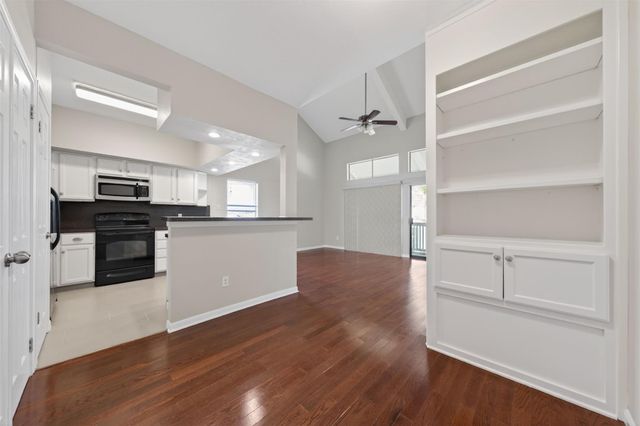 132 April Point Drive S, Conroe, TX 77356