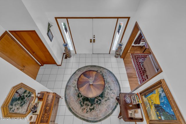 8 Ross Court, Oakhurst, NJ 07755